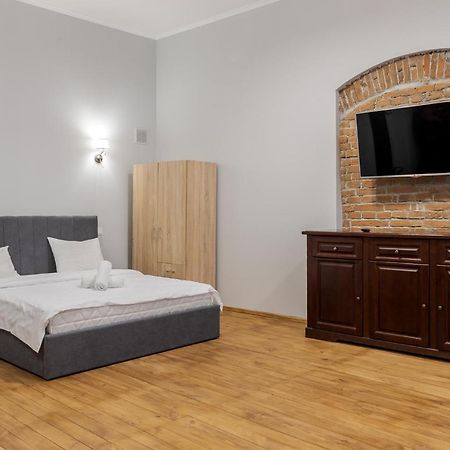 Apartment On Stavropihiiska Street 3 Lviv Exterior photo