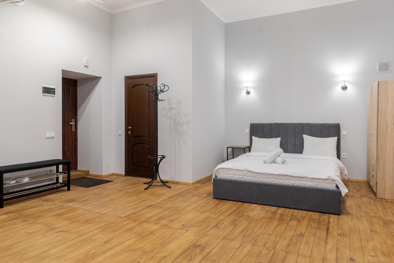 Apartment On Stavropihiiska Street 3 Lviv Exterior photo